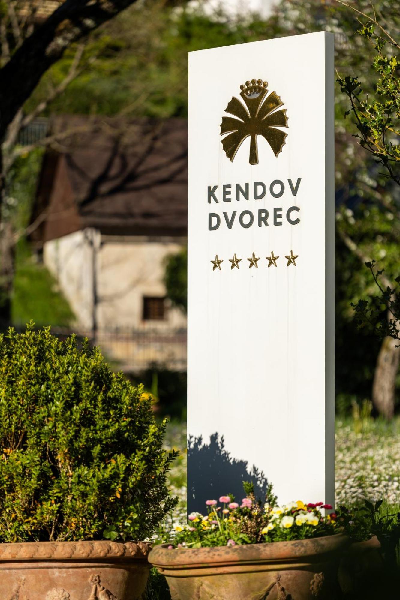 Kendov Dvorec Spodnja Idrija Eksteriør bilde